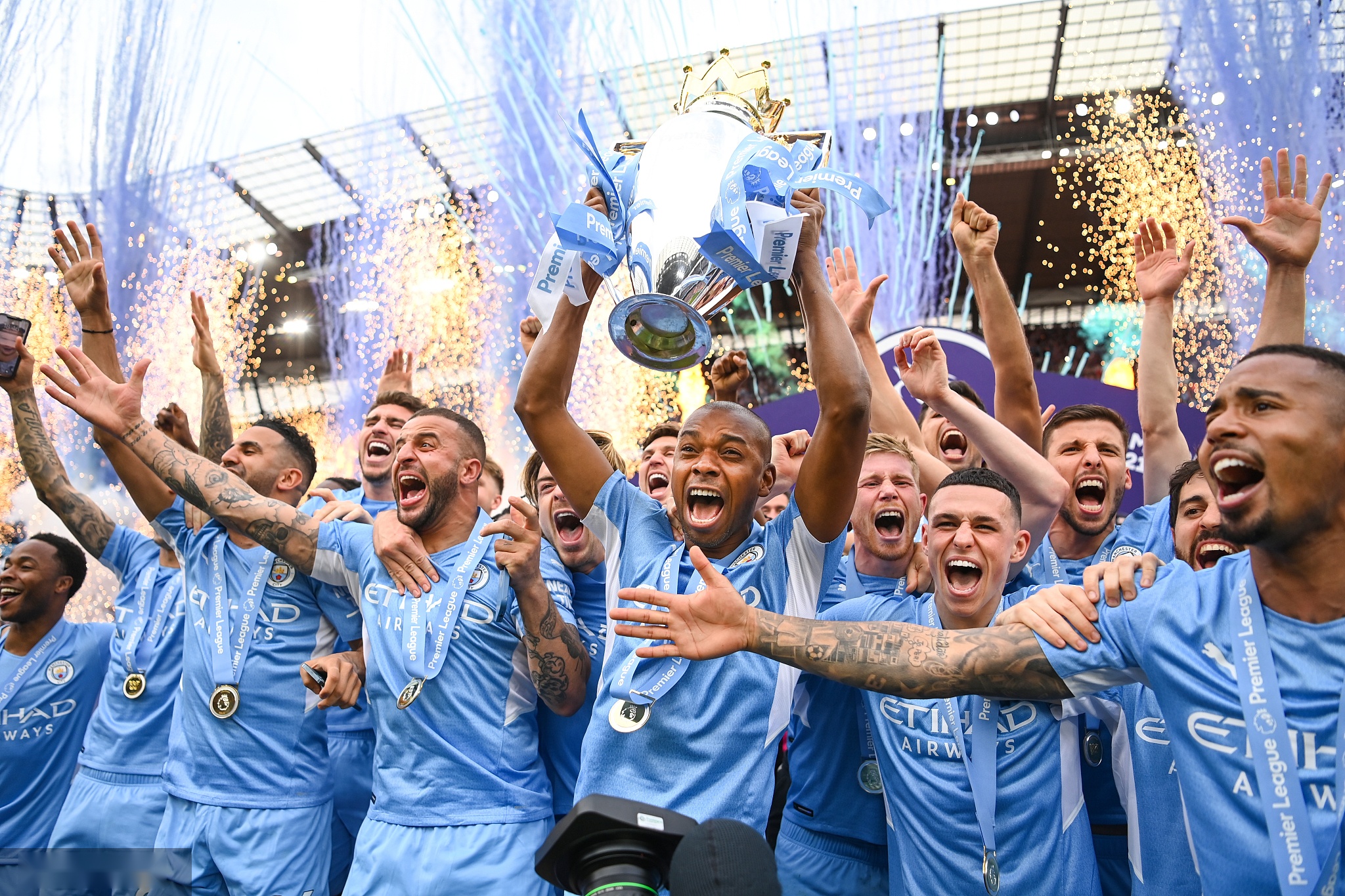 他的阅读比 他的阅读比